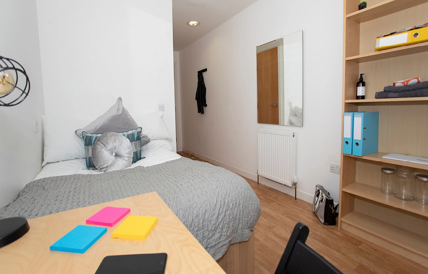 Best Places for Students to Reside in Leicester and Edinburgh