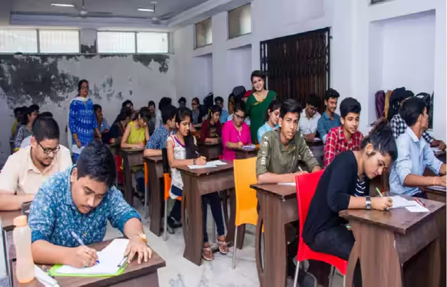 NEET 2025 Coaching: Comparing Infinity Learn and Aakash